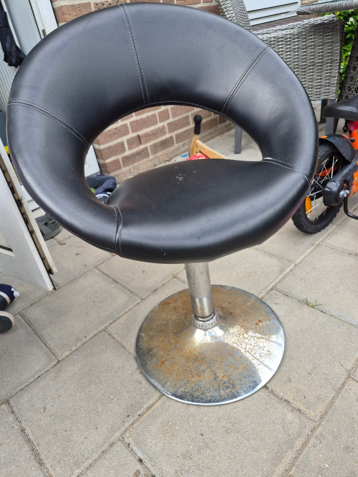 Gratis, Huis en Inrichting, Barkrukken, 1 kruk, Ophalen, Gebruikt, 60 tot 90 cm