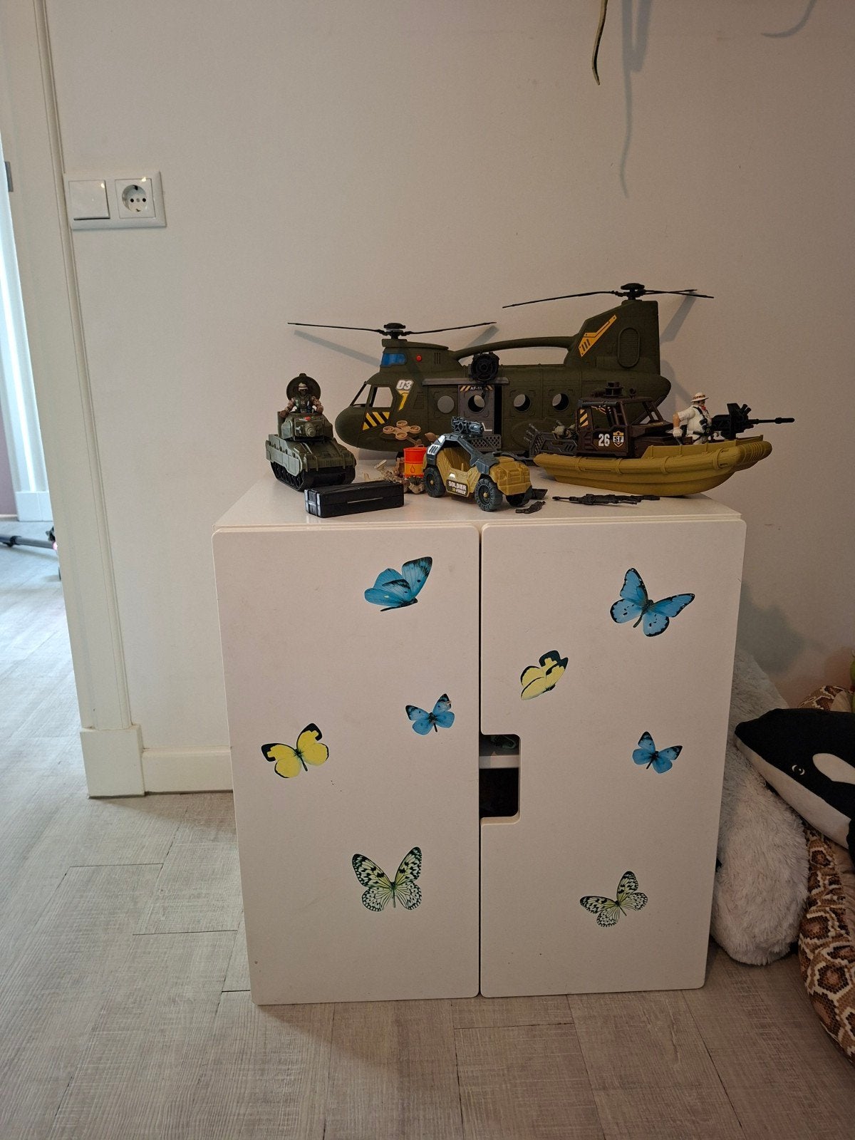 IKEA PLATSA SMÅSTAD Kast met 2 extra roze deurtjes, Kinderen en Baby's, Kinderkamer | Commodes en Kasten, Ophalen, Kast, 105 cm of meer