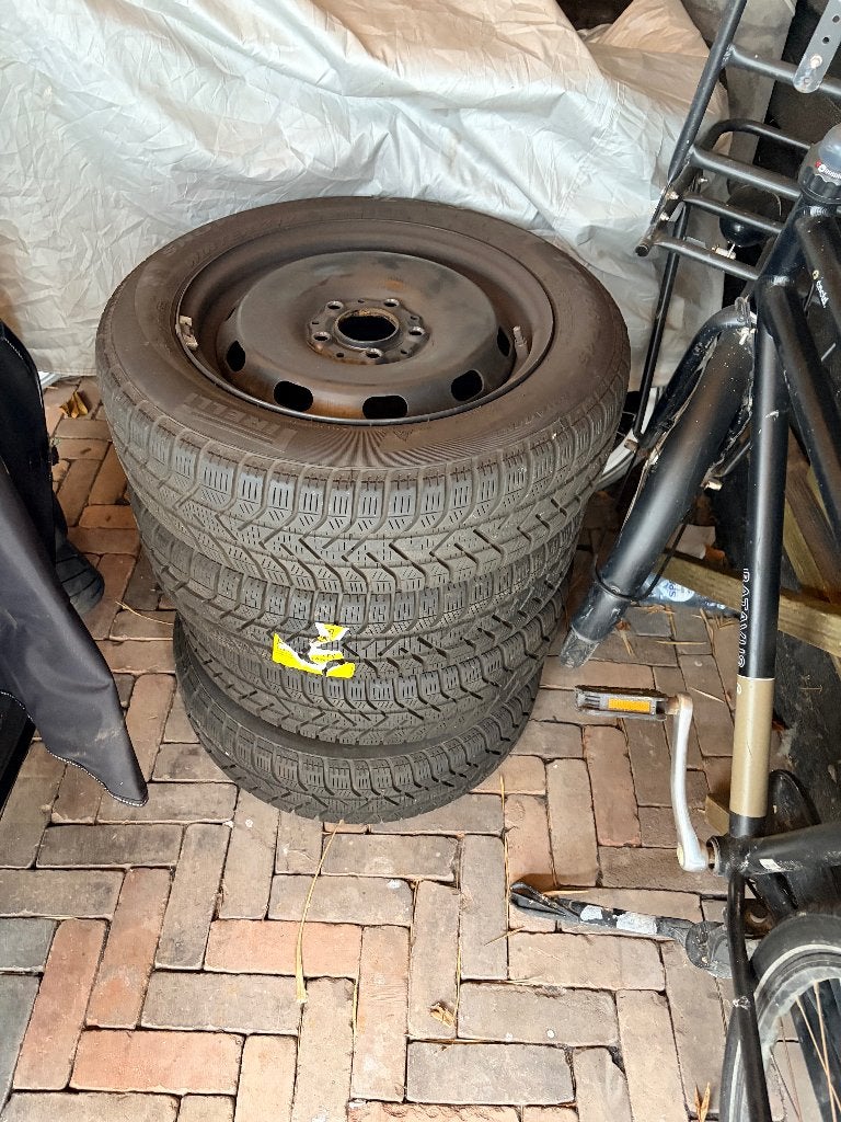 Winterbanden met stalen velgen voor Mini 3/5-deurs F55/F56, Ophalen, Gebruikt, 15 inch, 175 mm