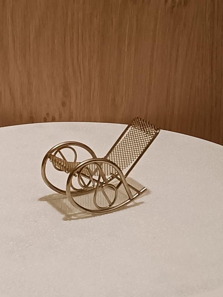 Metalen schommel stoeltje poppenhuis, Verzamelen, Poppenhuizen en Toebehoren, Ophalen of Verzenden, Gebruikt, Poppenhuis