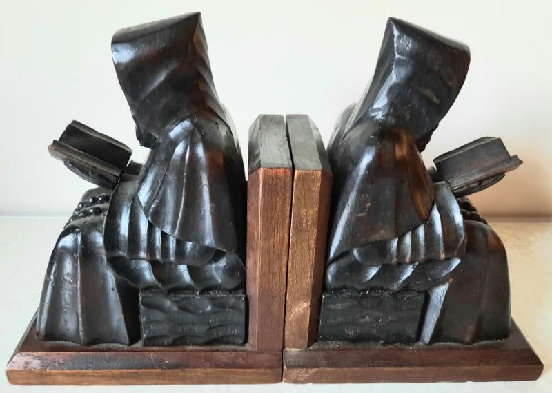 2 boeken steunen monikken die aan het lezen zijn., Antiek en Kunst, Antiek | Boeken en Bijbels, Ophalen of Verzenden