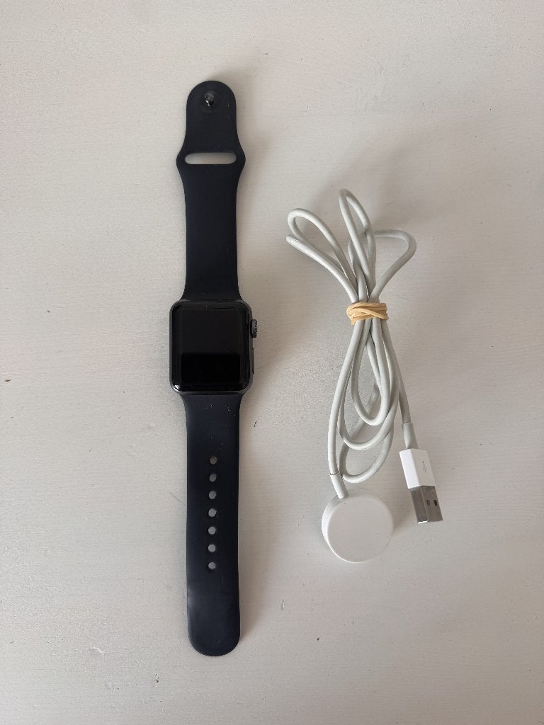 Apple Watch series 3 met oplader, GPS, Gebruikt, Apple Watch ⌚️, Zwart