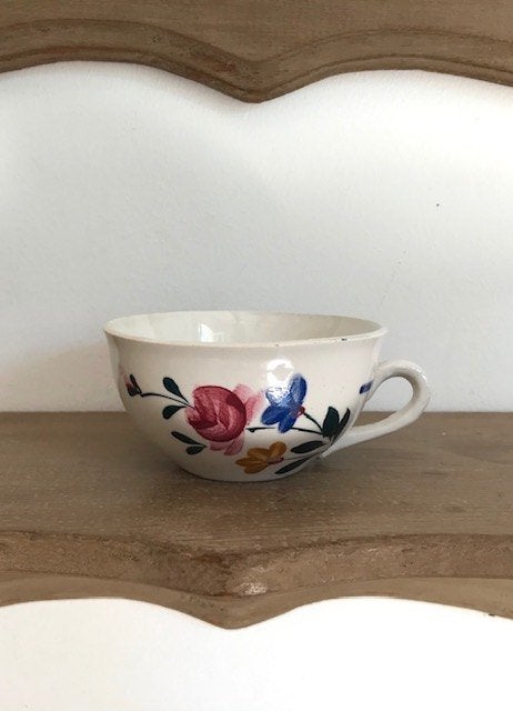 St. Amand Ceranord kop en schotel hand beschilderd, Antiek en Kunst, Ophalen of Verzenden