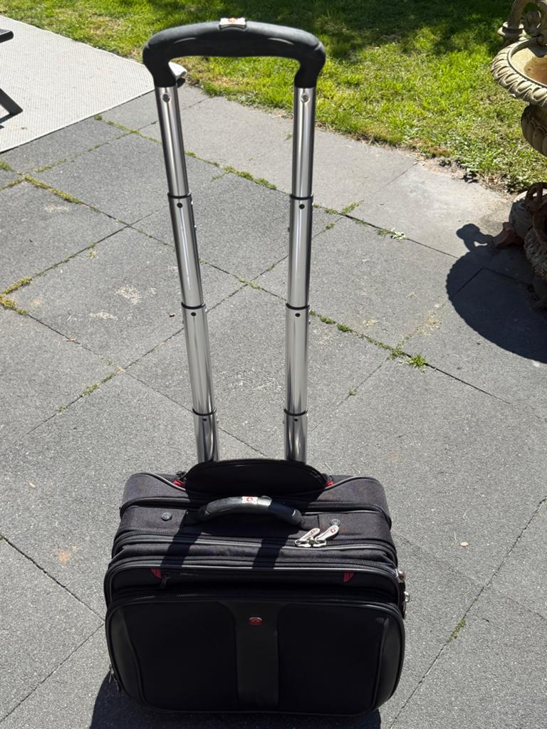 Wenger laptoptrolley met uitschuifbare handgreep en wieltjes, 40 tot 60 cm, Gebruikt, 20 tot 30 cm, Zwart