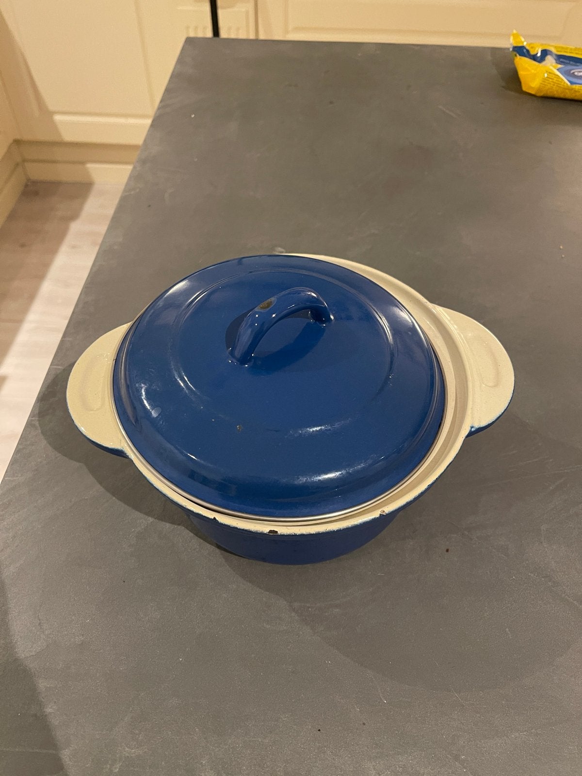 Blauwe gietijzeren braadpan met deksel - 20 cm, Ophalen, Gebruikt, Met deksel, Braadpan