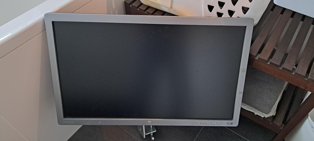 Mooi computer scherm - monitor HP met bevestigings arm, Ophalen of Verzenden, Zo goed als nieuw, HP, Overige typen