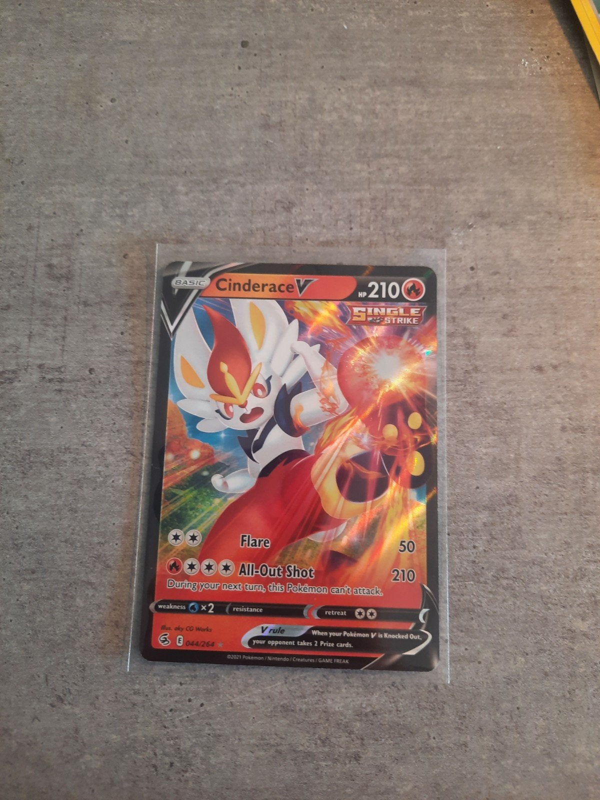 Cinderace V Pokémon kaart - Zo goed als nieuw, Ophalen of Verzenden, Zo goed als nieuw, Losse kaart