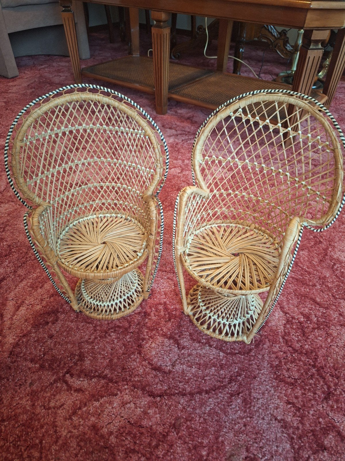 2x rieten rotan Pauwen Poppenstoel, Ophalen of Verzenden