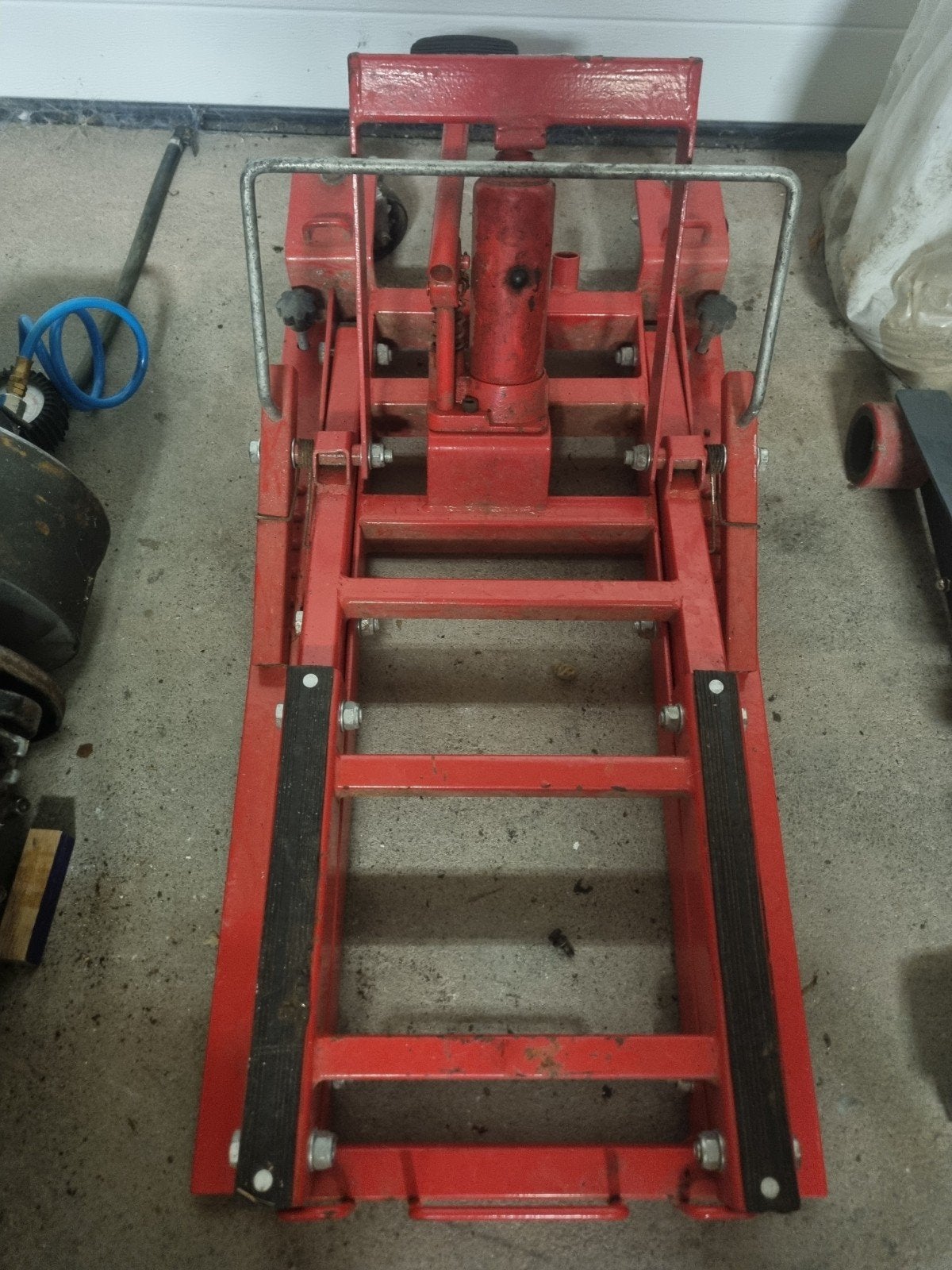 Motorfiets krik 1500lb (680kg), Ophalen