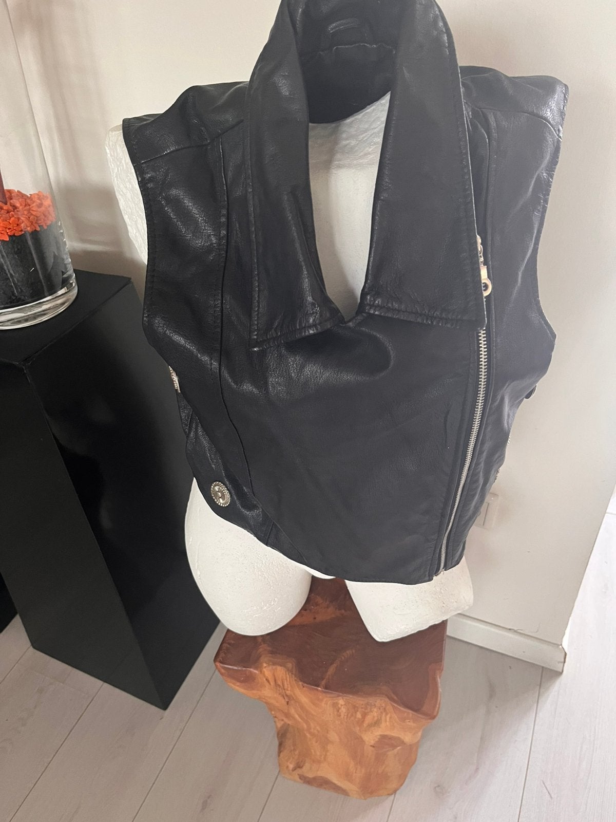 Gilet echt leer zwart jazzy s, Kleding | Dames, Ophalen of Verzenden, Zo goed als nieuw, Zwart