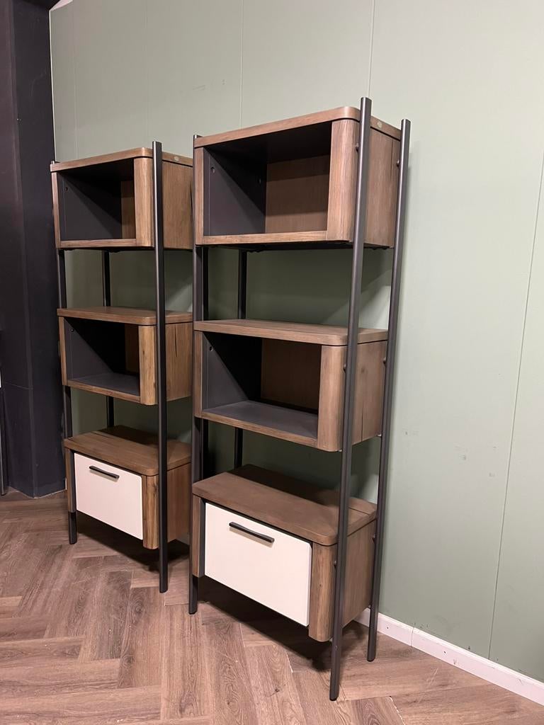 boekenkast /vitrinekast /servieskast /buffetkast, 200 cm of meer, Zo goed als nieuw, 25 tot 50 cm, 50 tot 100 cm