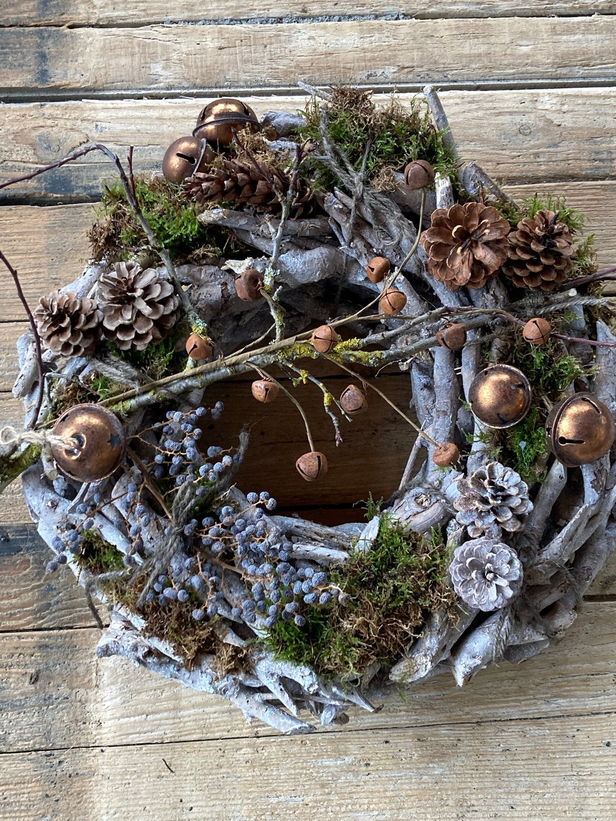 Decoratieve Krans 50 cm met Dadeltakken en Bellen, Ophalen of Verzenden, Nieuw, Krans, Natuurlijk materiaal