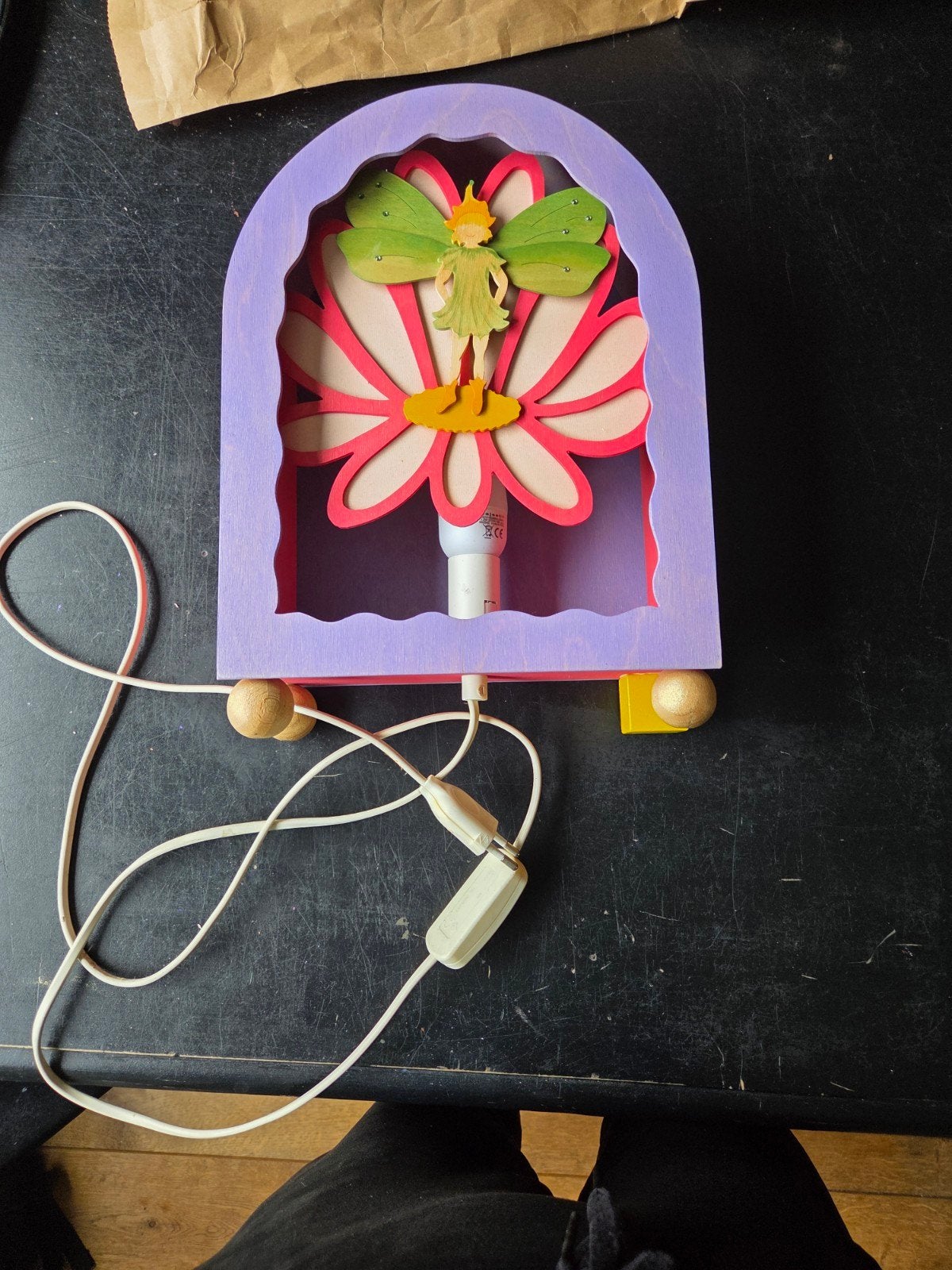 Mooi houten kinderkamer lampje, Huis en Inrichting, Lampen | Wandlampen, Ophalen of Verzenden, Zo goed als nieuw, Hout, E14 (klein)
