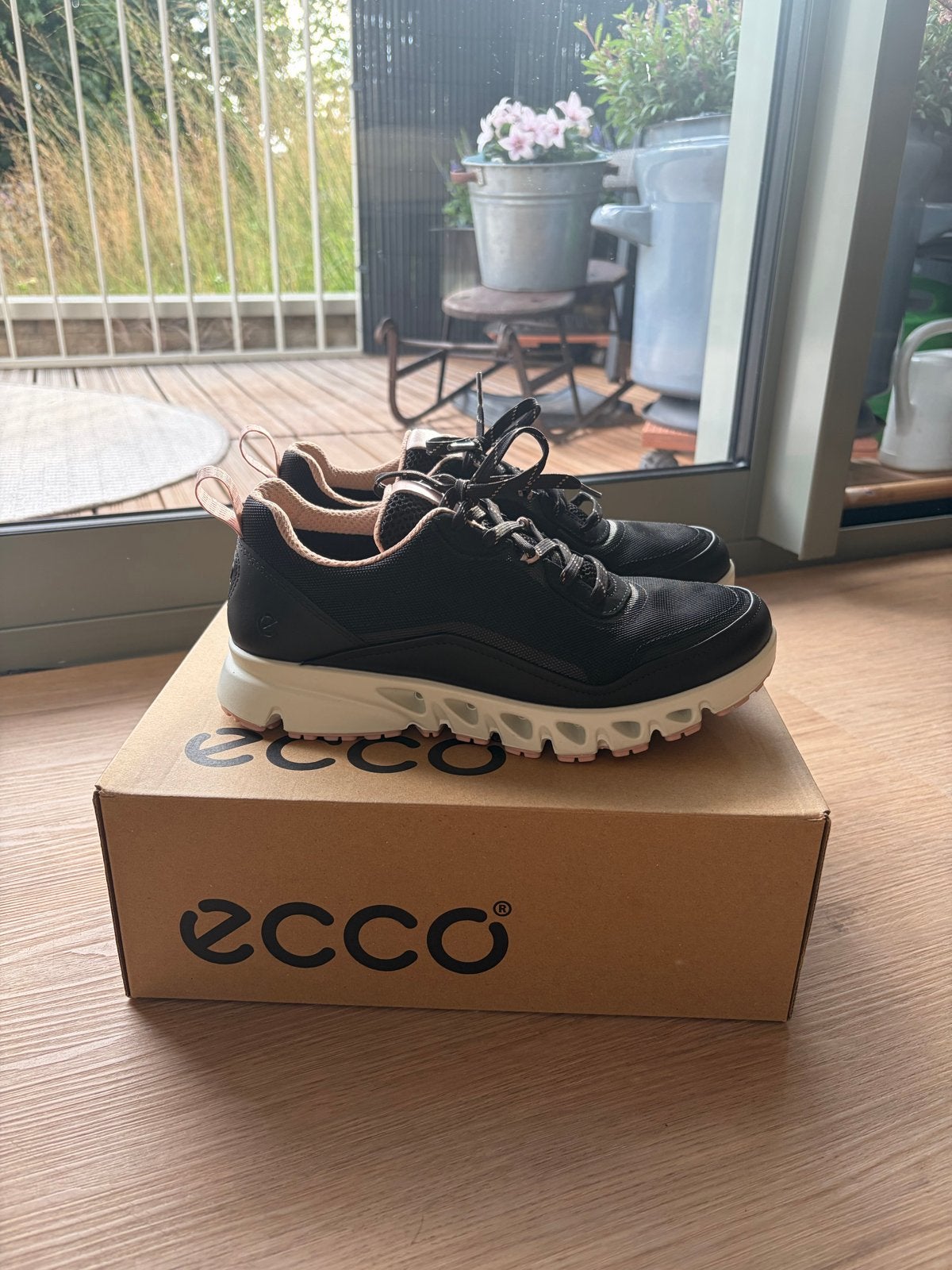 ECCO Dames Sneakers Zwart Maat 39 - Nieuw, Ophalen of Verzenden, Zo goed als nieuw, Zwart, Sneakers of Gympen