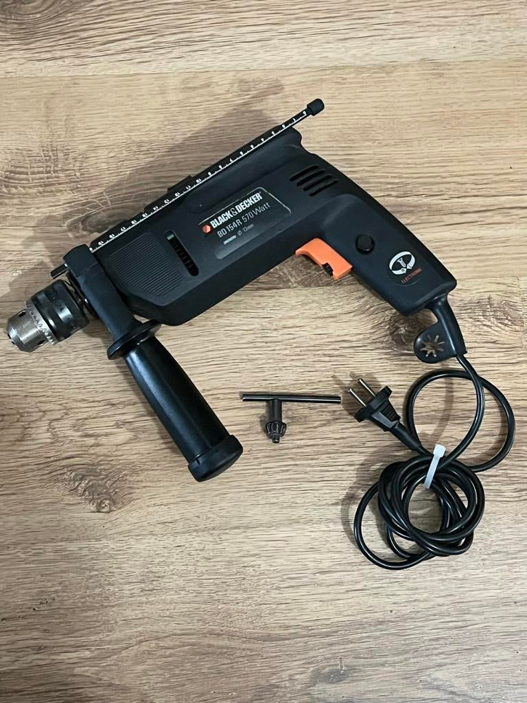 Black & Decker BD154R 570 Watt Boormachine, Gebruikt, Variabele snelheid, Ophalen of Verzenden, Boor- en Schroefmachine