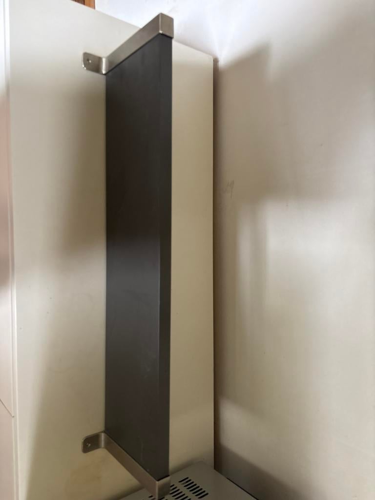 IKEA plank met stalen beugels z.g.a.n., Ophalen, Zo goed als nieuw