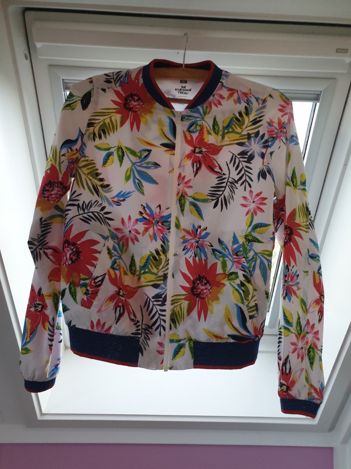 WE Kids Bloemen Bomberjack Maat 158/164, Ophalen, WE, Meisje, Zo goed als nieuw