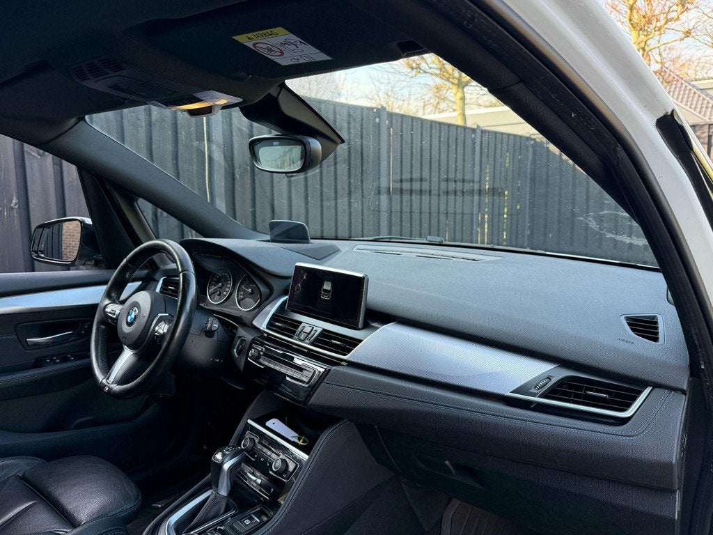 BMW 2-serie Active Tourer 225xe M Sport HUD LEER, Auto's, BMW, 8 kWh, Gebruikt, Euro 6, Alcantara