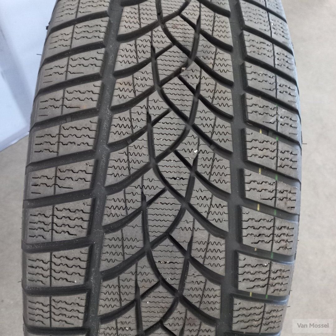 Goodyear UltraGrip Performance+ 235/50/R20 104T, Gebruikt, -, -, 235 mm