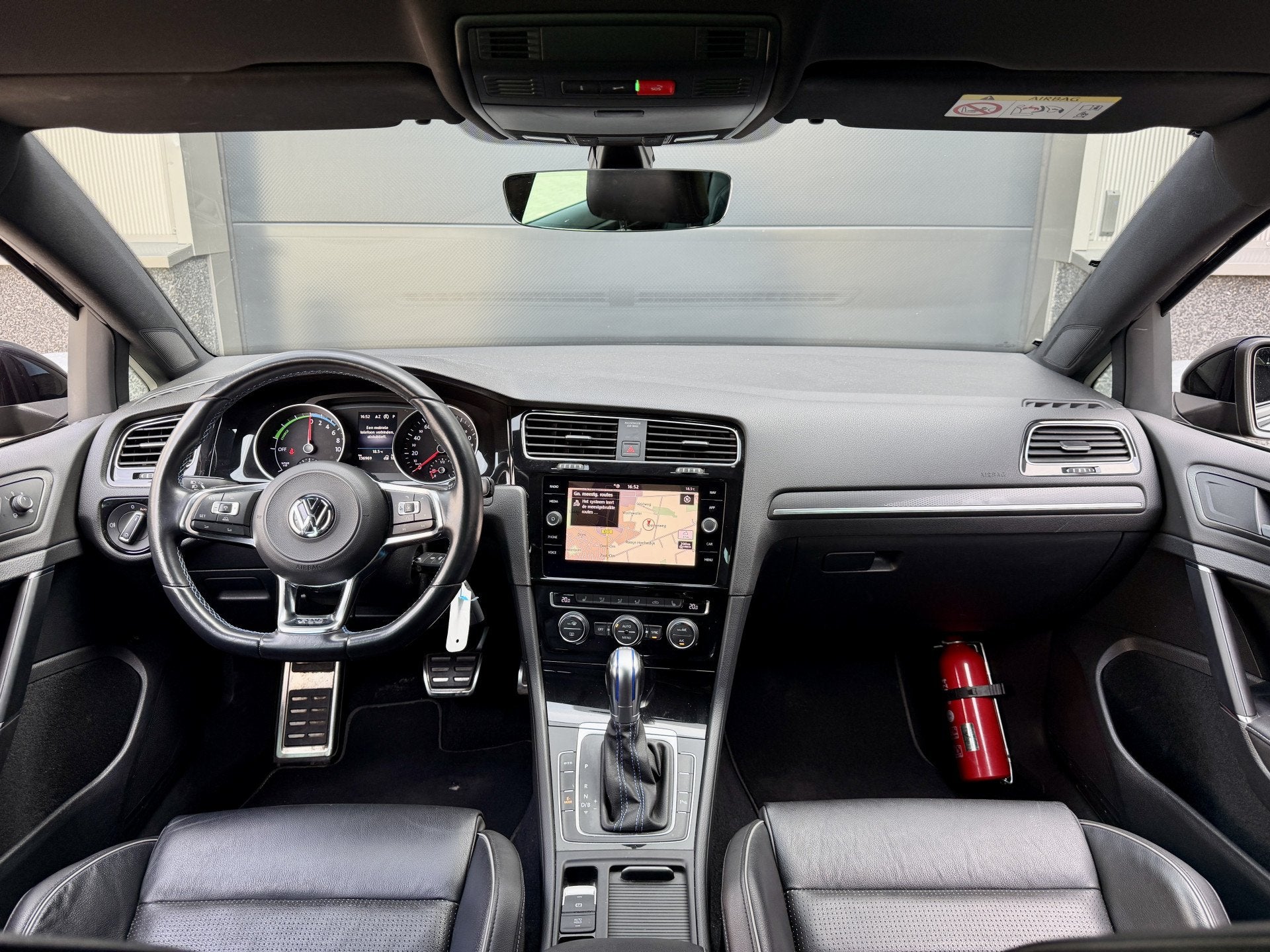 Volkswagen Golf 7.5 GTE *Leder* Apple Carplay / Stoelverwarm, Gebruikt, 4 cilinders, 258 pk, Zwart