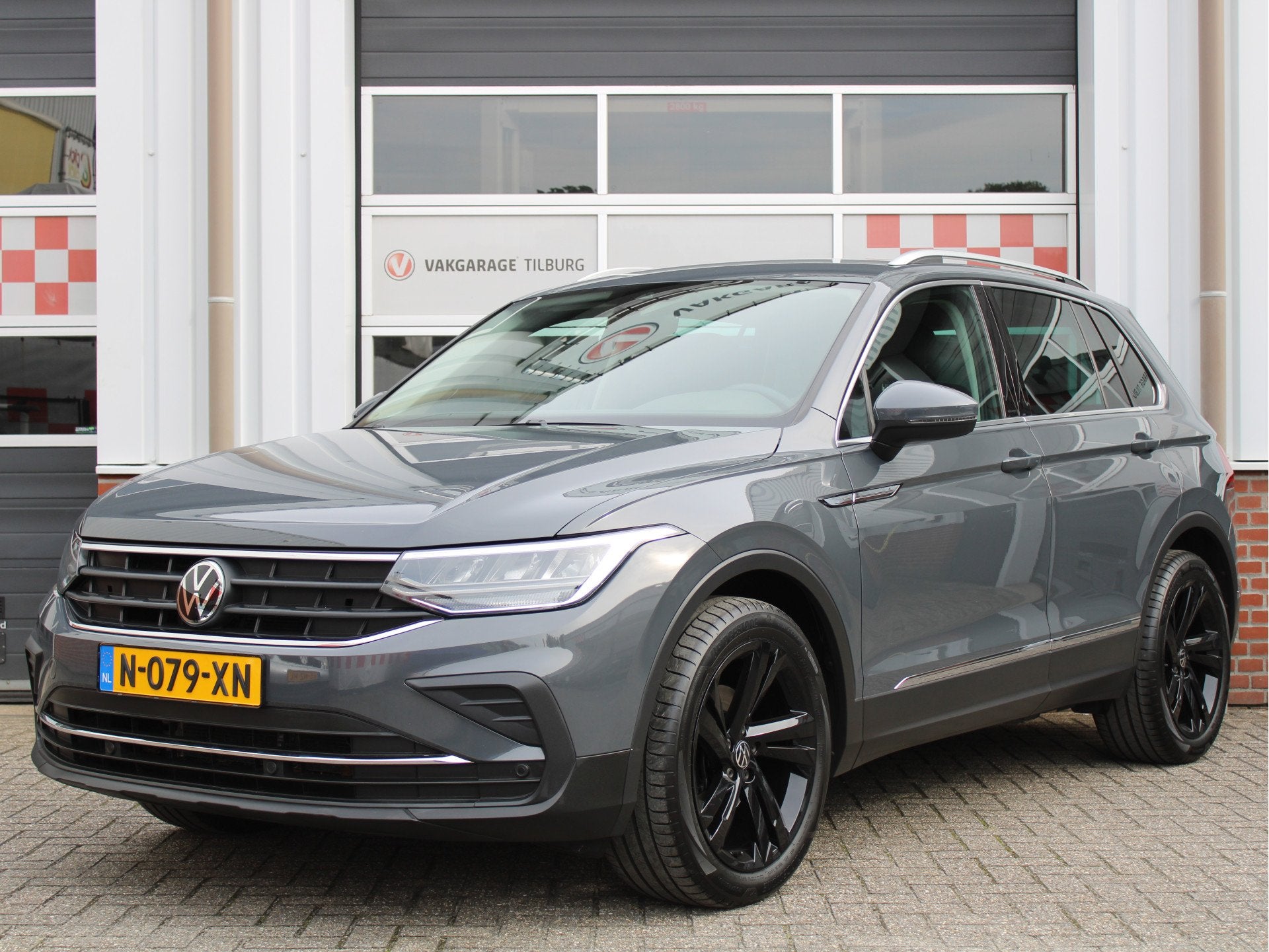 Volkswagen Tiguan 1.5 TSI Sport Business /NAVI/Camera/19'LM/, Stof, Euro 6, 4 cilinders, 1404 kg