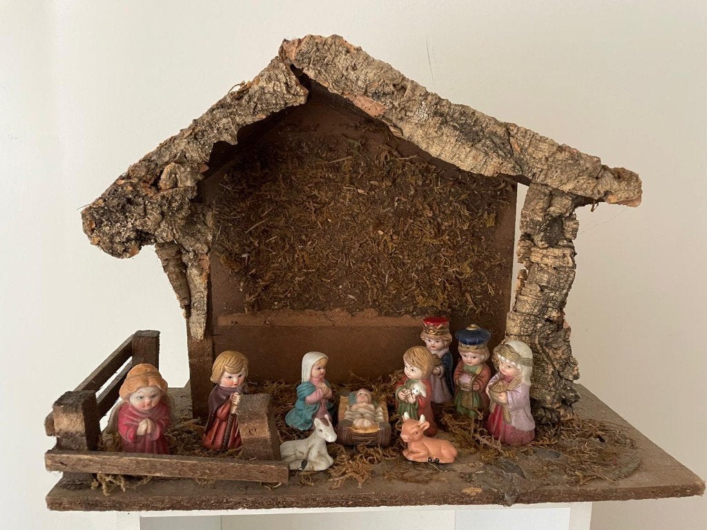 10-delig (kinder) Kerstgroepje met kerststalletje, Ophalen of Verzenden, Gebruikt