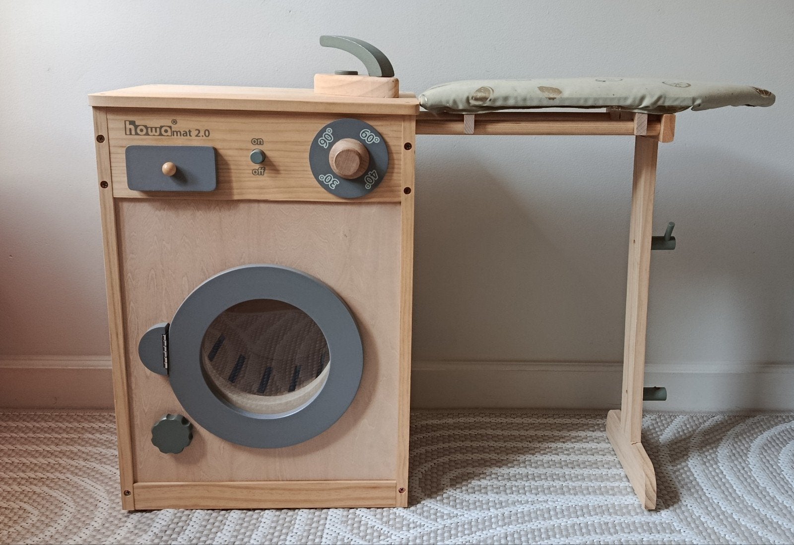 Howa Wasmachine met Strijkplank en Strijkijzer, Ophalen, Zo goed als nieuw, Meubelstuk of Keukentje