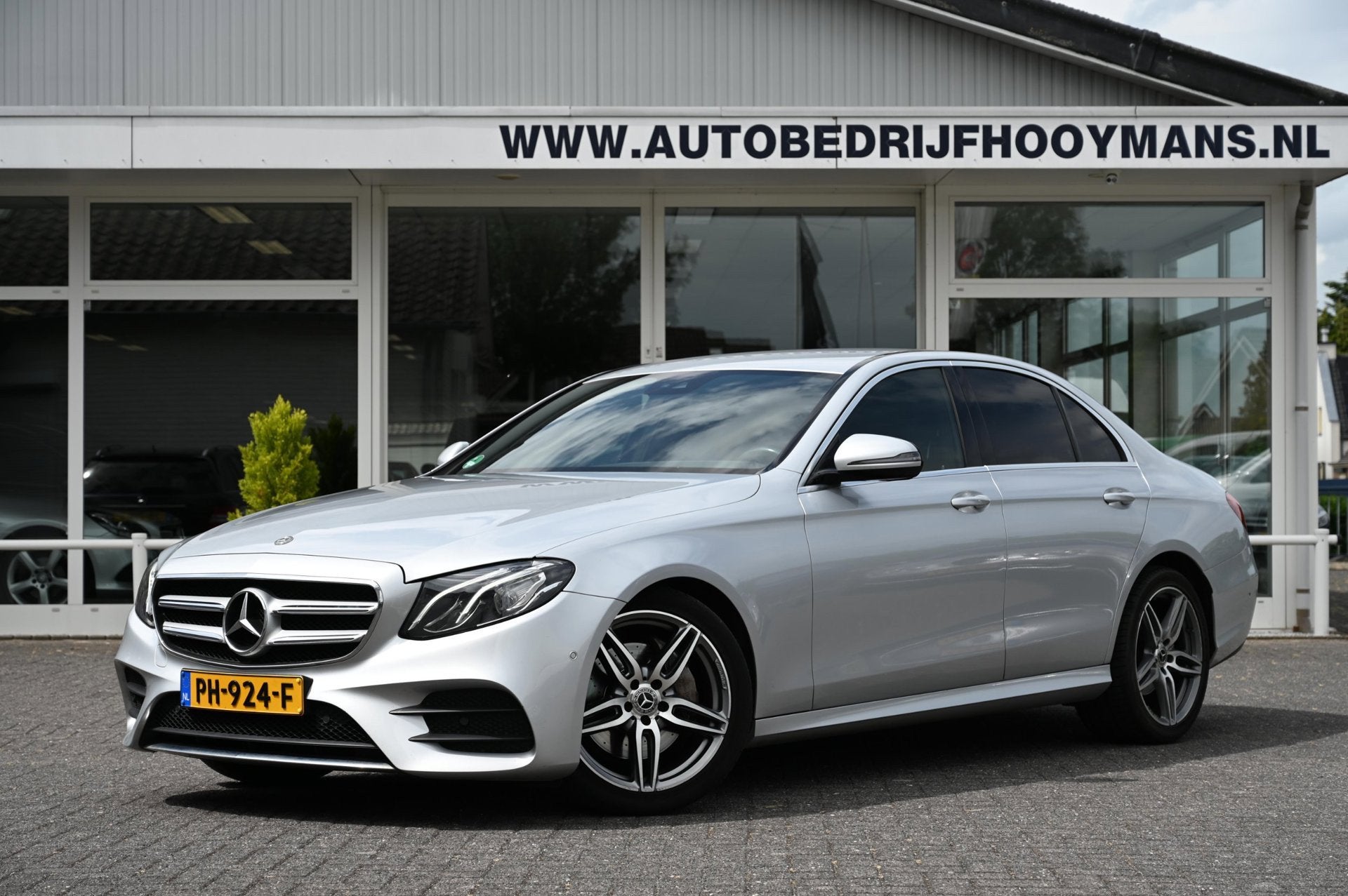 Mercedes-Benz E-klasse 200 d AMG Widescreen Trekhaak, Auto's, Automaat, Gebruikt, 4 cilinders, 150 pk