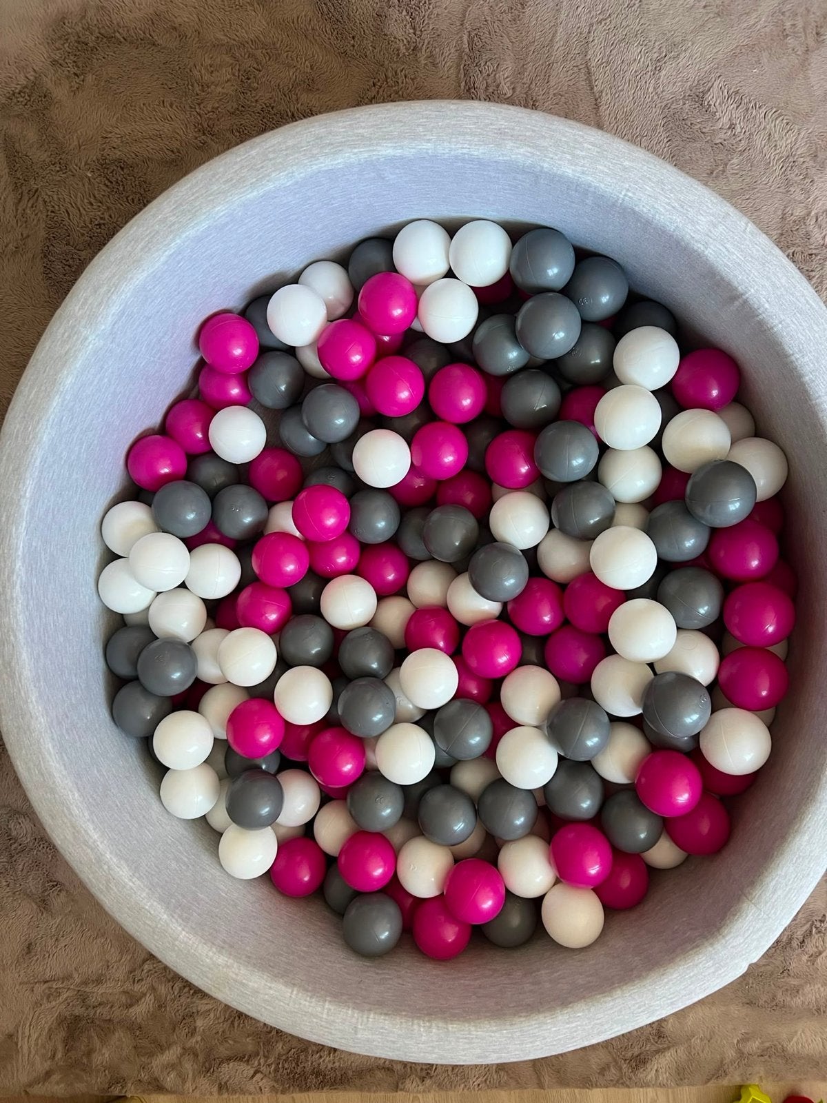 Ballenbak met 250 ballen (wit, roze, grijs), Ophalen, Gebruikt, Jongen of Meisje