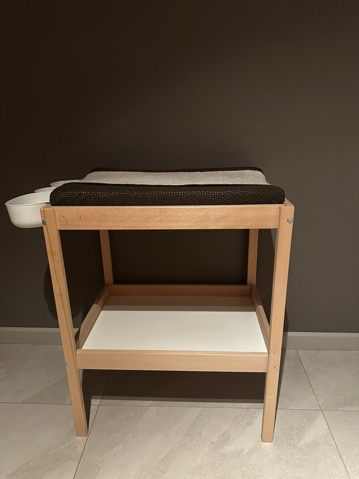 Commode met opbergbakjes en aankleedkussen
