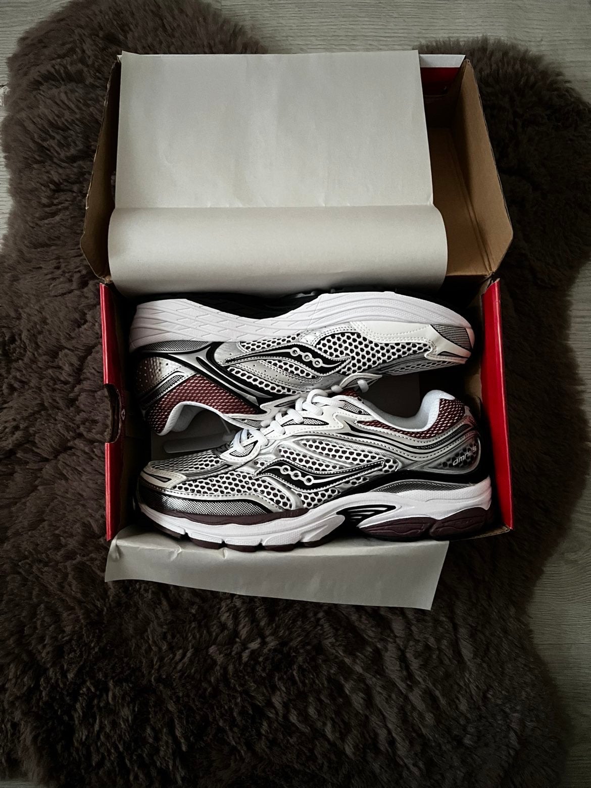 Saucony omni 9 schoenen - NIEUW, Kleding | Heren, Wit, Nieuw, Ophalen of Verzenden, Sneakers of Gympen