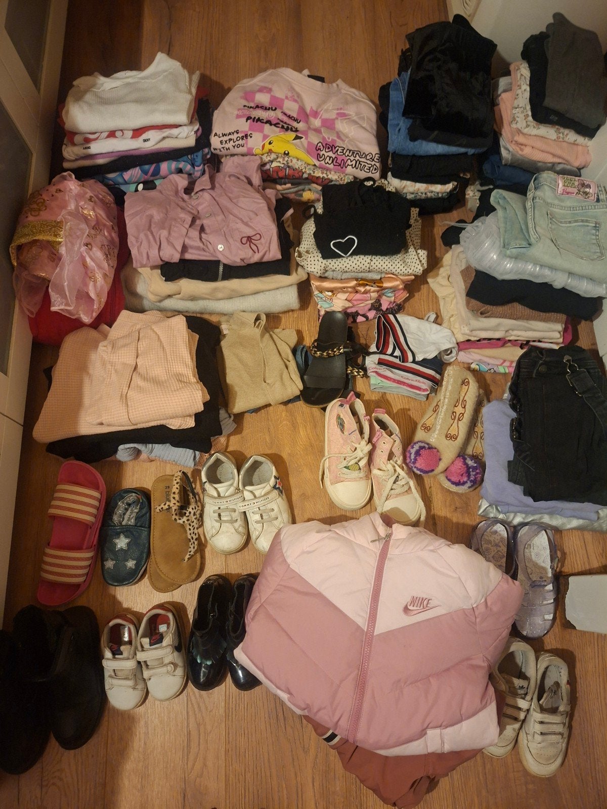 Kleding en schoenen pakket meisje, Ophalen, Gebruikt, Overige maten
