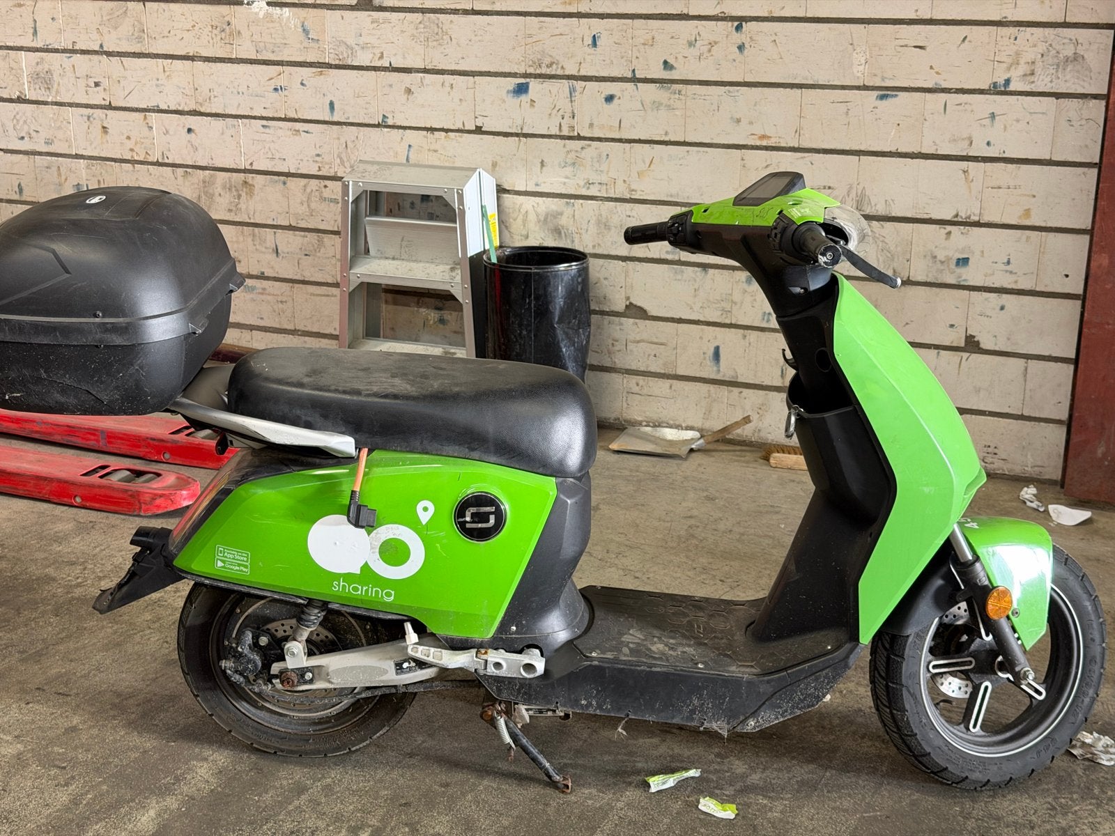 Elektrische scooter met kenteken - Zonder oplader, Fietsen en Brommers, Ophalen of Verzenden, Gebruikt, Elektrisch