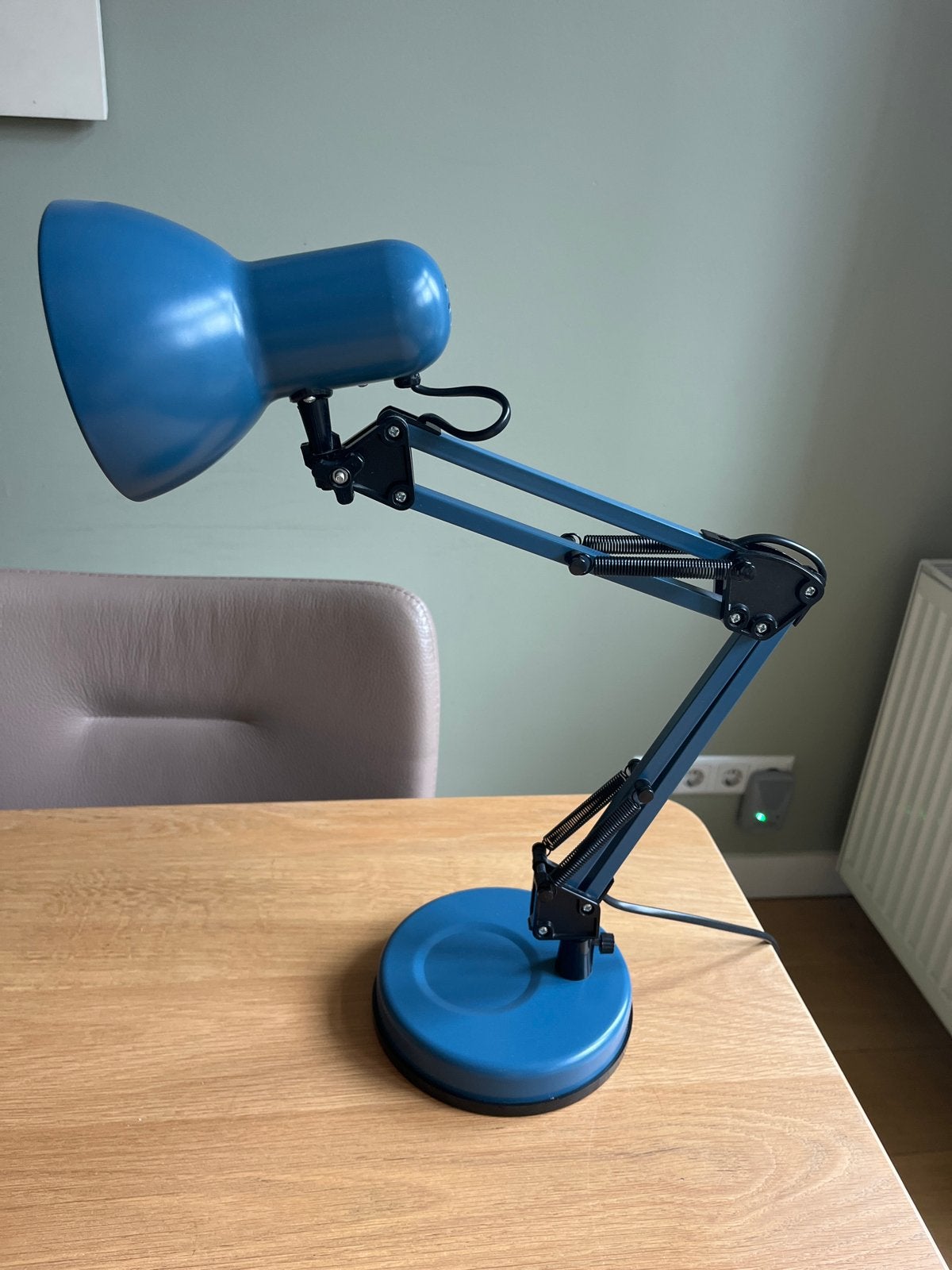 Blauwe bureaulamp - verstelbaar en modern vintage design, Blauw, Bureaulamp, Gebruikt, Ophalen of Verzenden