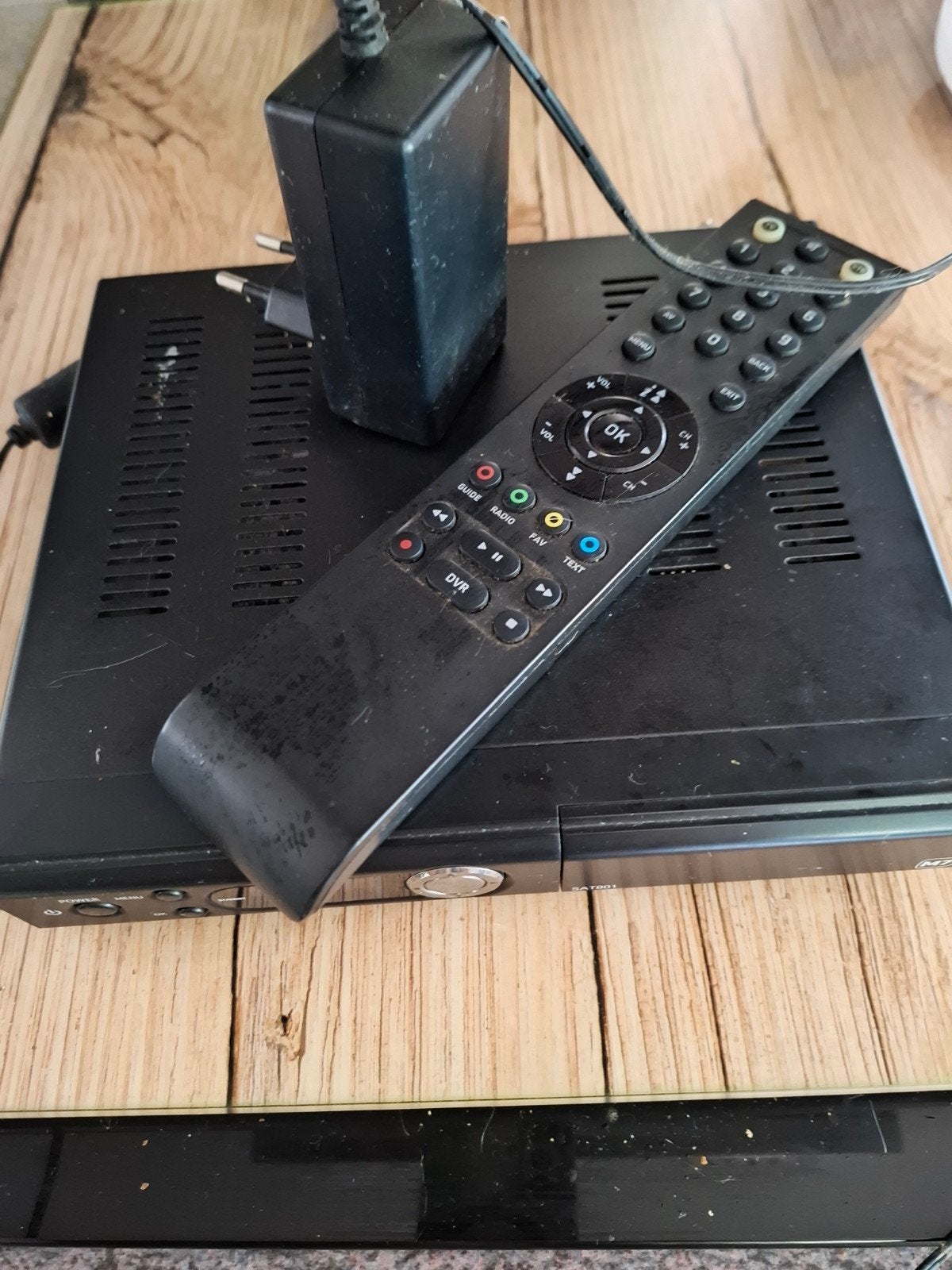 M7 SAT801 Decoder met afstandsbediening, Audio, Tv en Foto, Ophalen of Verzenden, Gebruikt, Decoder