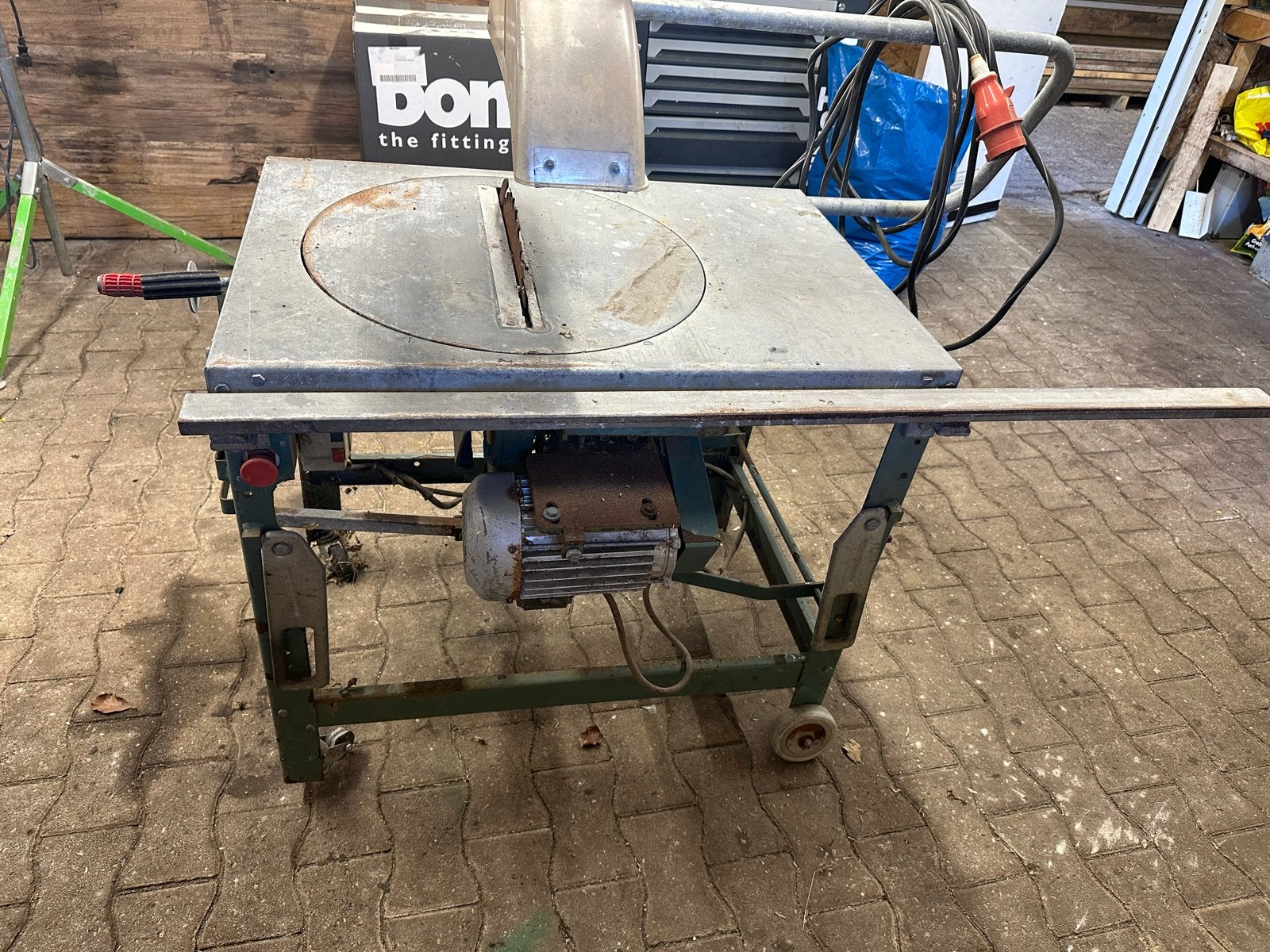 NOR-SAG 1603 Cirkelzaagtafel- Krachtige Zaagmachine, Ophalen, Gebruikt, Cirkelzaag, 70 mm of meer