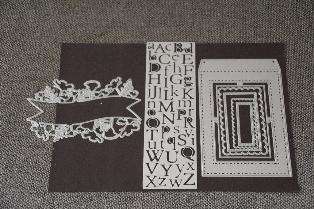 Mallen van oa Marianne Design.  snij- en embossing. letters, Ophalen of Verzenden, Zo goed als nieuw, Overige thema's, Pons of Mal