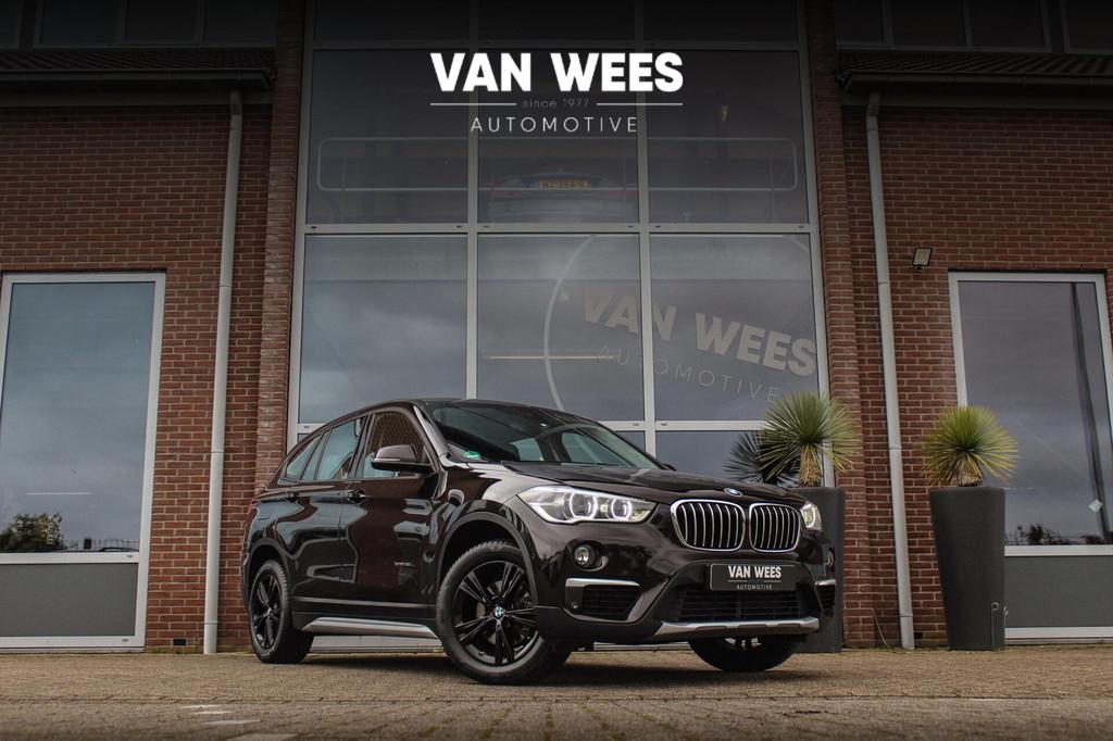 BMW X1 sDrive18i Centennial High Executive X-line | 2e eigen, Auto's, BMW, 136 pk, Gebruikt, Bruin, Leder en Stof