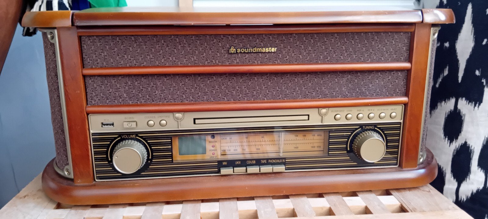 Retro radio, met pick-up en cassettebandjes unit, Ophalen