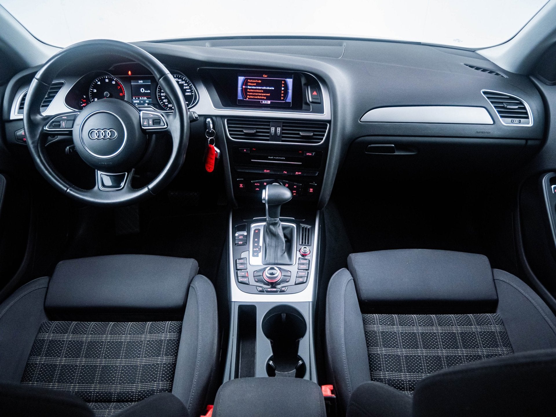 Audi A4 Avant 1.8 TFSI Business Ed. Sport NL-Auto|PDC|Navi, Auto's, Audi, Euro 5, Stof, Gebruikt, 4 cilinders