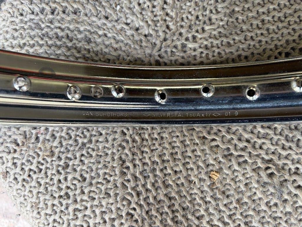 Nog hele mooie van Schothorst Siverseal velg 1.50x17inch, Ophalen of Verzenden, Zo goed als nieuw, Overige typen