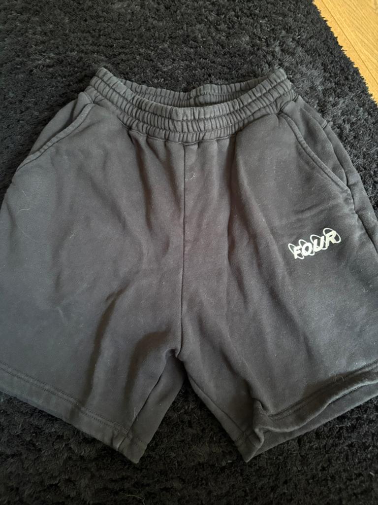 Four korte broek zwart maat x small, Ophalen of Verzenden, Zo goed als nieuw, Maat 46 (S) of kleiner, Zwart