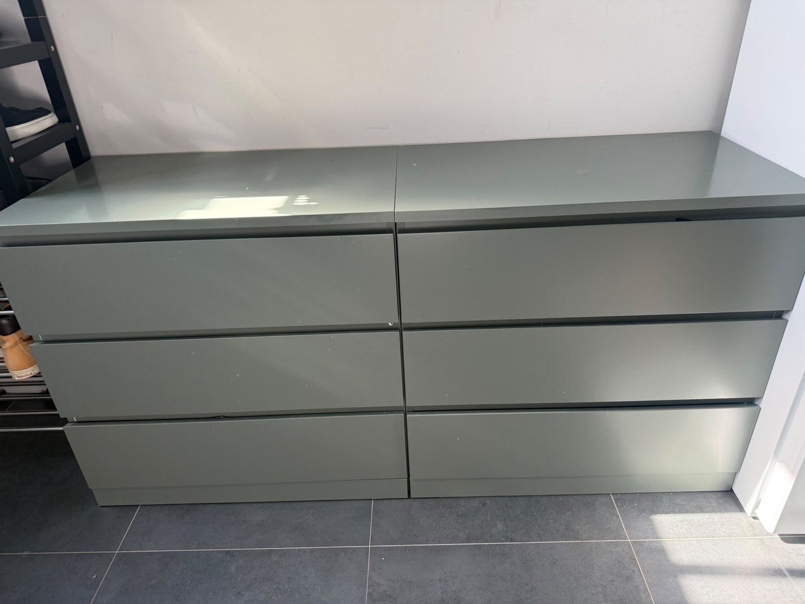 IKEA Malm ladekast - Groen/grijs - Zo goed als nieuw, Huis en Inrichting, Ophalen, Overige materialen, 5 laden of meer, 150 tot 200 cm