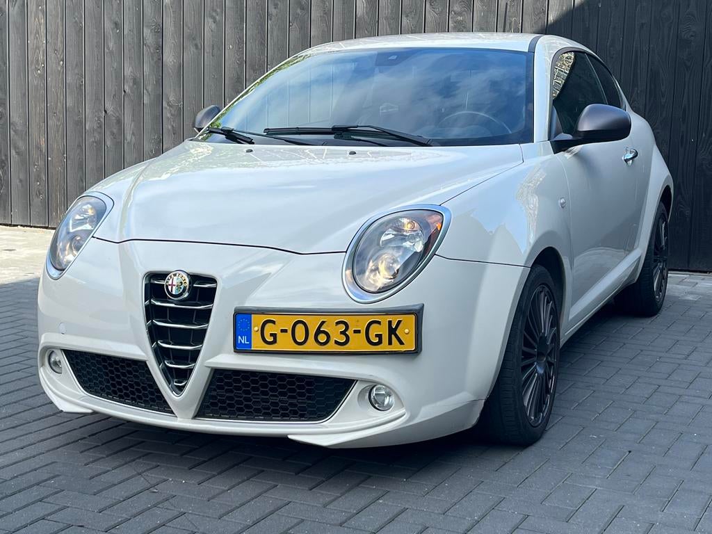 Alfa Romeo MiTo 1.4 8V S&S 78pk 2015 Wit, Auto's, Voorwielaandrijving, Zwart, 400 kg, Handgeschakeld