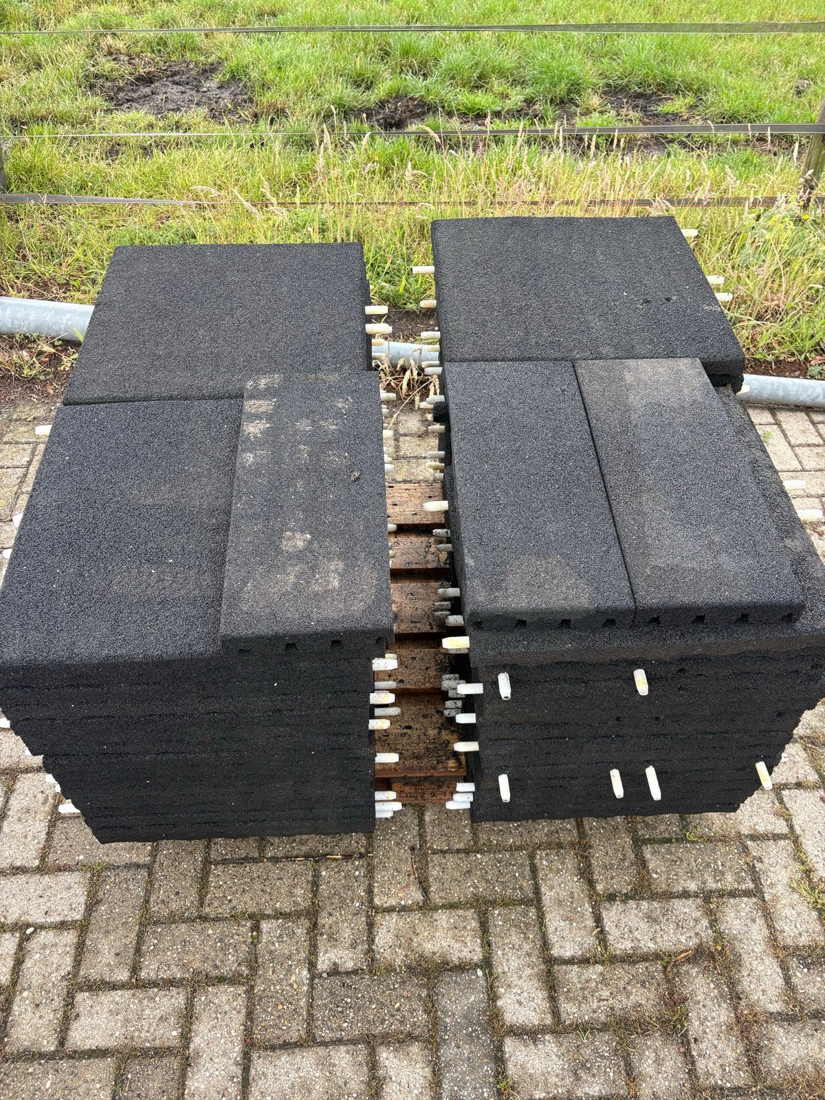 Rubberen terrastegels - 50x50x4.5cm 15 m2, Gebruikt, Rubber, Ophalen of Verzenden, 10 m² of meer