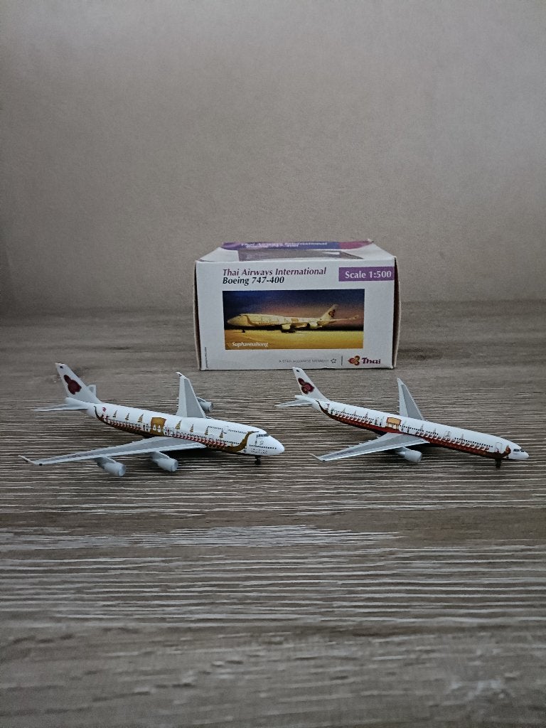 2x Thai Airways International schaalmodel 1:500, Verzamelen, Ophalen, Zo goed als nieuw, Schaalmodel