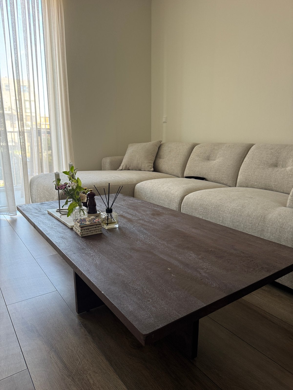 JAPANDI SALONTAFEL MADDOX 140x70x38 Mangohout bruin, Ophalen, 100 tot 150 cm, 50 tot 100 cm, Zo goed als nieuw