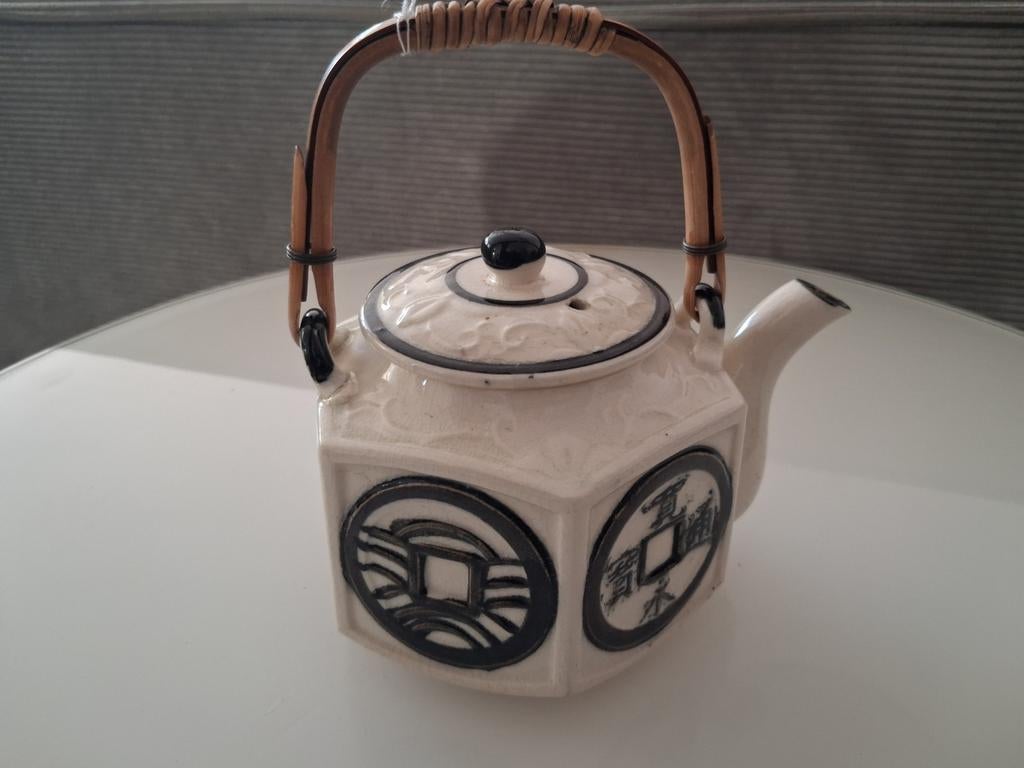 Antieke Japanse theepot met bamboe handvat, Ophalen of Verzenden