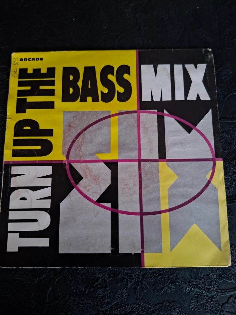 Turn up the Bass - Mix, Cd's en Dvd's, Ophalen of Verzenden, Zo goed als nieuw, Dance