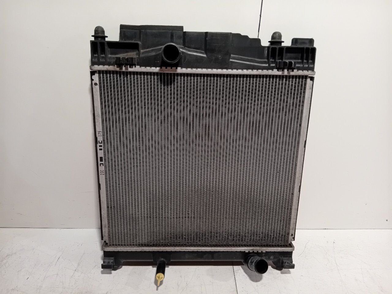 Radiateur Toyota iQ, Auto-onderdelen, Onderdelen@venauto.nl, Van der Ven Autorecycling B.V., Gebruikt, Ettenseweg 76, 4706 PB Roosendaal, The Netherlands